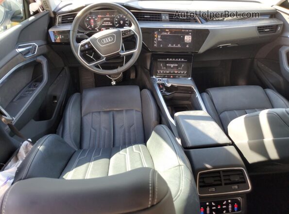 WA1VAAGE6MB018114 2021 AUDI E-TRON Серый Вид панели приборов