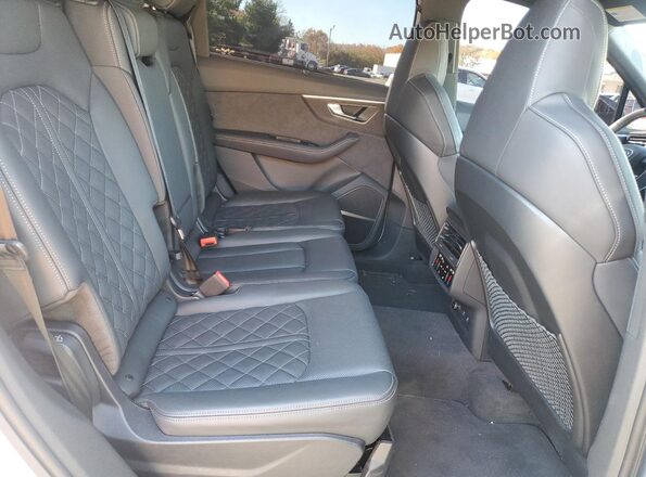 WA1VWBF70PD004860 2023 AUDI SQ7 White Widok tylnych siedzeń