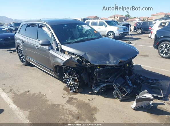 WA1VXAF77MD010576 2021 AUDI Q7 Gray Front view