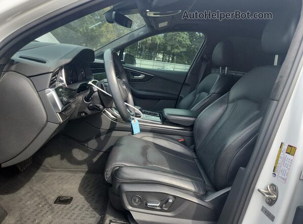 WA1VXAF79LD005264 2020 AUDI Q7 White Widok wnętrza z przodu