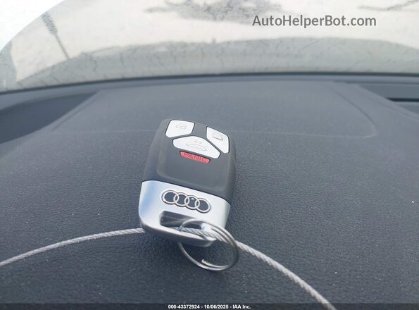 WAUBBAF41NN002768 2022 AUDI OTHER Белый Вид панели приборов