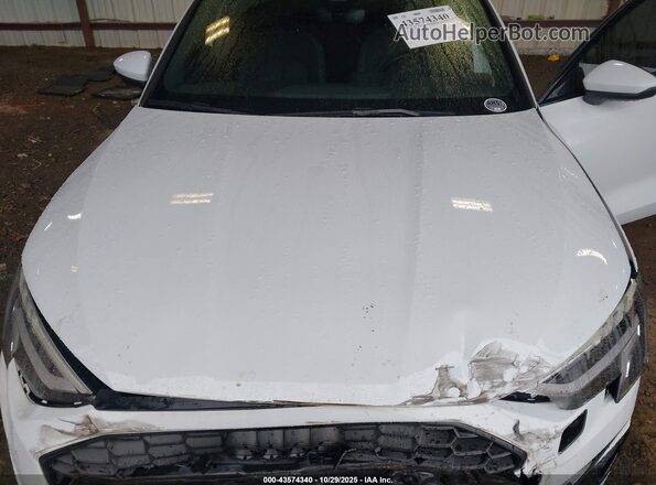 WAUBUDGY9NA024294 2022 AUDI OTHER Белый Вид сзади