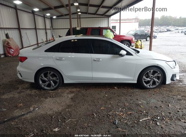 WAUBUDGY9NA024294 2022 AUDI OTHER Белый Вид задней части салона
