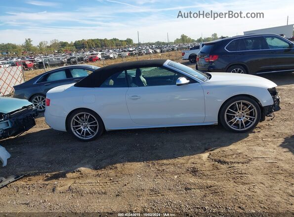 WAUC4AFH7GN012743 2016 AUDI S5 White Widok wnętrza z tyłu