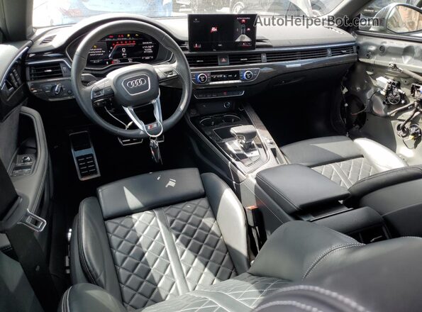 WAUC4CF51PA038683 2023 AUDI S5 Gray Vista del salpicadero