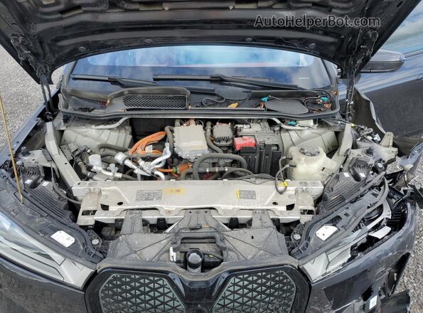WB523CF00NCK53524 2022 BMW IX Gray Engine compartment view