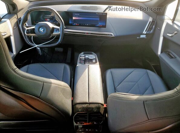 WB523CF01RCP94121 2024 BMW IX White წინა პანელის ხედი