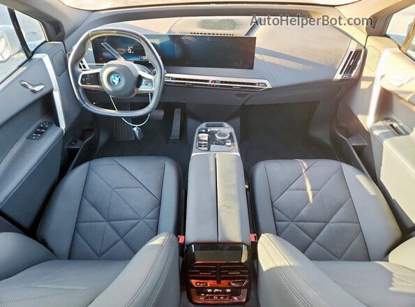 WB523CF02PCM03152 2023 BMW IX White Առջևի վահանակի տեսք