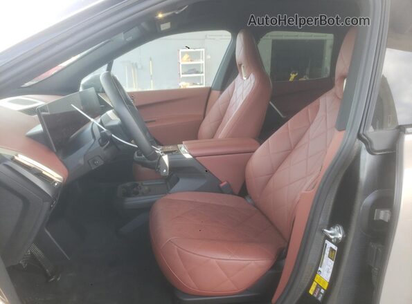 WB523CF02RCP88358 2024 BMW IX Gray წინა სალონის ხედი