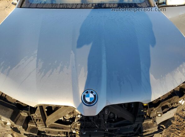 WB523CF03RCR15800 2024 BMW IX Silver Rear interior view