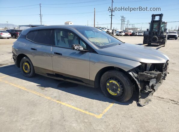 WB523CF03RCR15800 2024 BMW IX Silver Front right