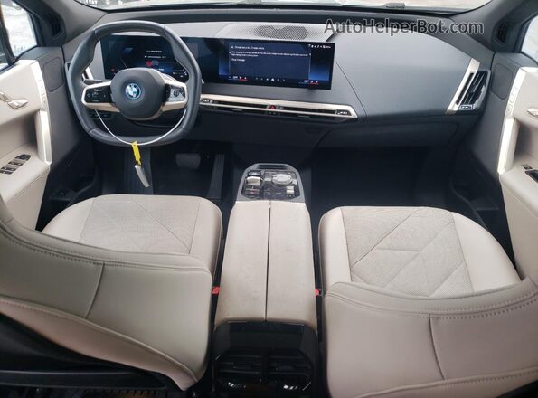 WB523CF07RCR72663 2024 BMW IX Бирюзовый Вид панели приборов