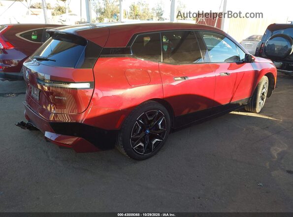 WB523CF08PCL72649 2023 BMW IX Красный Задняя правая четверть