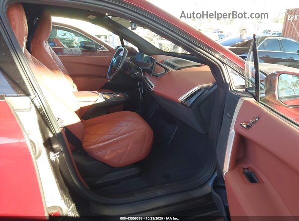 WB523CF08PCL72649 2023 BMW IX Красный Вид салона спереди
