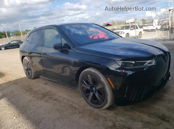 WB533CF04RCR61057 2024 BMW IX Black Передня права чверть