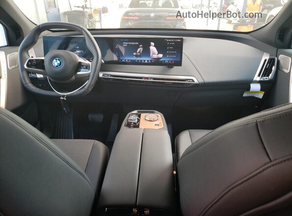 WB533CF04RCR61057 2024 BMW IX Black Вид панелі приладів