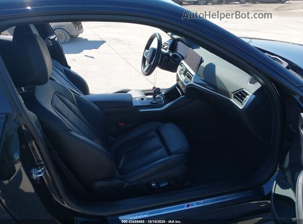 WBA13AR05NCL06117 2022 BMW M4 Черный Вид салона спереди