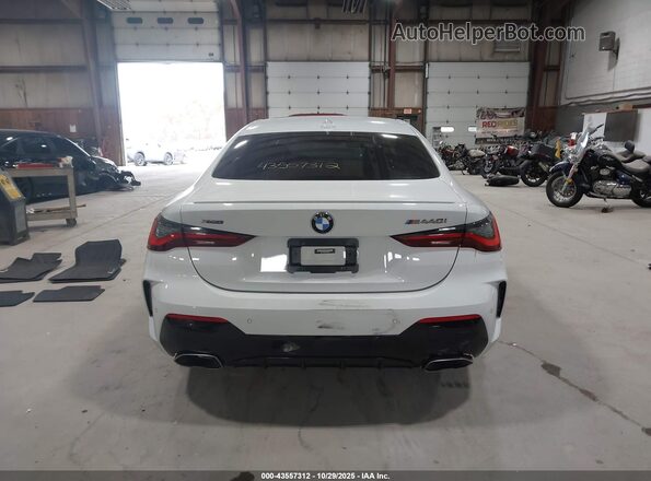 WBA13AR07NCH84803 2022 BMW M4 White 