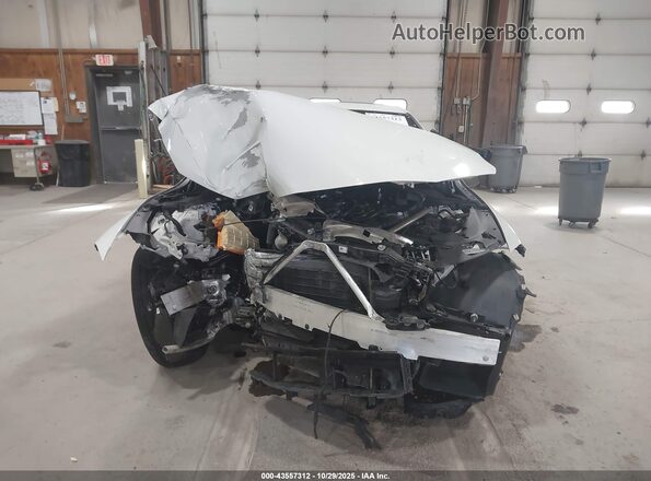 WBA13AR07NCH84803 2022 BMW M4 White Դիմացի տեսք