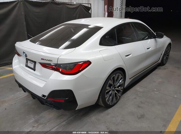 WBA13AW02NFM31207 2022 BMW OTHER White Trasero derecho