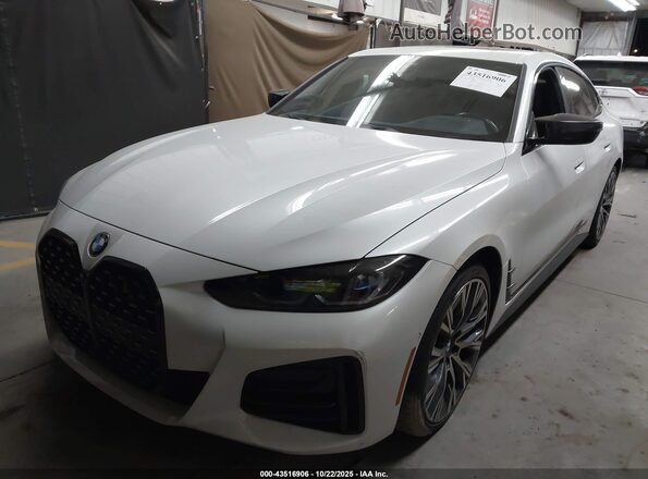 WBA13AW02NFM31207 2022 BMW OTHER White Vista tres cuartos delantera izquierda