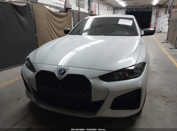 WBA13AW02NFM31207 2022 BMW OTHER White Vista frontal