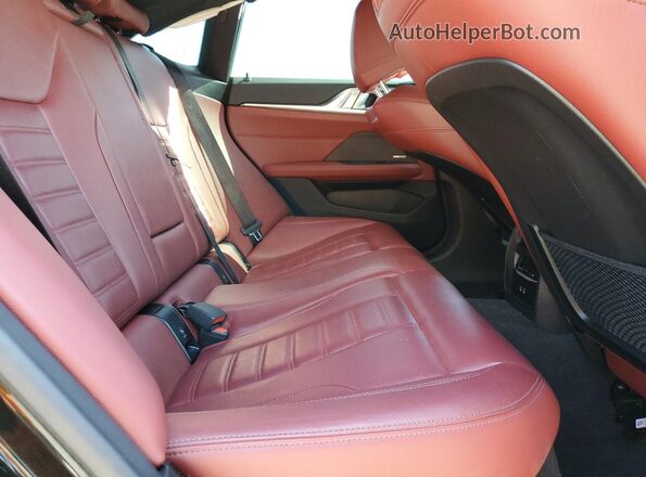 WBA13AW08NFM07476 2022 BMW M4 Black უკანა სავარძლების ხედი