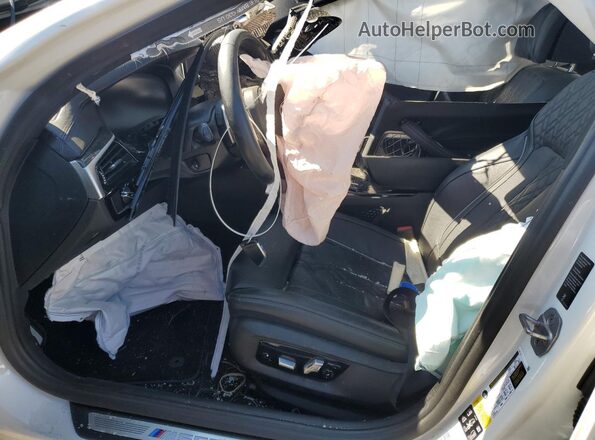 WBA13BK09NCH70708 2022 BMW M5 White Widok wnętrza z przodu