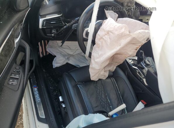 WBA13BK09NCH70708 2022 BMW M5 White Widok deski rozdzielczej