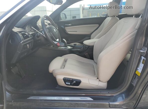 WBA2F9C36HV664946 2017 BMW 2 SERIES Gray Вид салону спереду