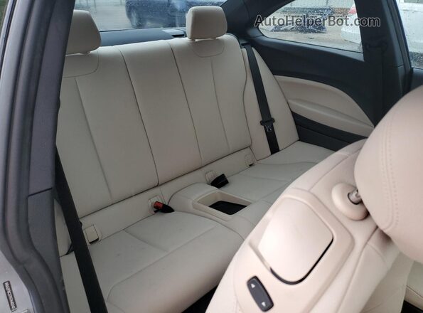 WBA2F9C37H7A40242 2017 BMW 2 SERIES Silver Հետևի նստատեղերի տեսք