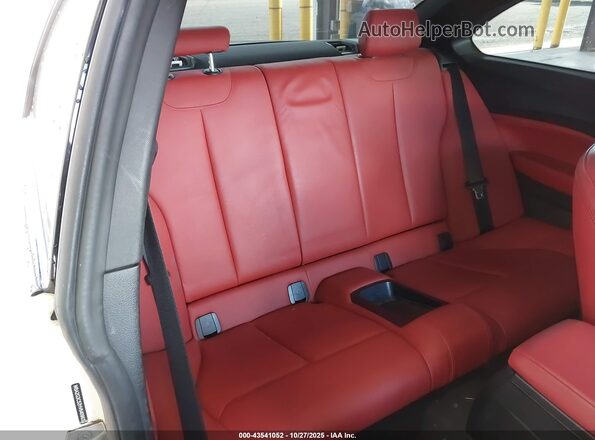 WBA2G3C52HV640963 2017 BMW M2 White Вид наклейки з VIN-кодом