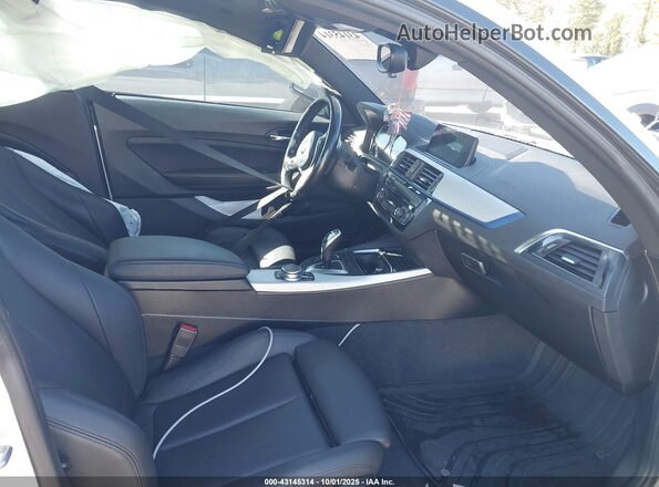 WBA2J7C53KVD61251 2019 BMW M2 Белый Вид салона спереди