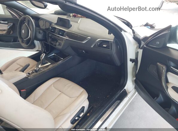 WBA2K1C54JVB64663 2018 BMW 2 SERIES White Вид салону спереду