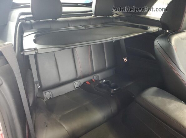 WBA2M7C53JVD51745 2018 BMW 2 SERIES Red Widok tylnych siedzeń