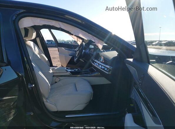 WBA33EJ06RCR66748 2024 BMW 7 SERIES Black Вид салону спереду