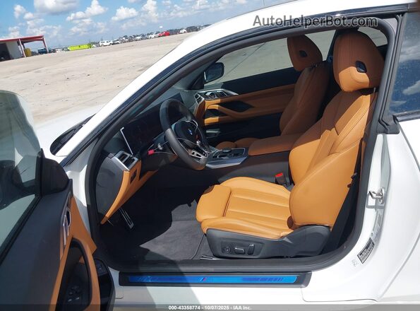WBA43DA01TCV47759 2026 BMW 4 SERIES White Widok naklejki z numerem VIN