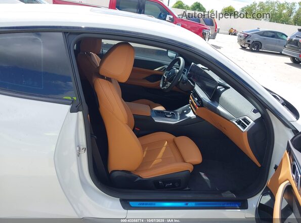 WBA43DA01TCV47759 2026 BMW 4 SERIES White Widok wnętrza z przodu