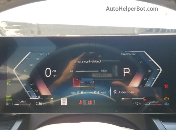 WBA43FJ00SCU21838 2025 BMW 5 SERIES Black ხელსაწყოთა პანელის ხედი