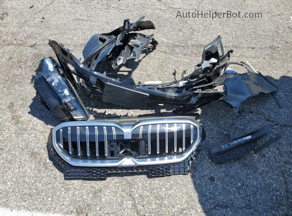 WBA43FJ00SCU21838 2025 BMW 5 SERIES Black ძრავის განყოფილების ხედი