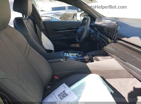 WBA43FJ03RCR63669 2024 BMW 5 SERIES Black Front interior view