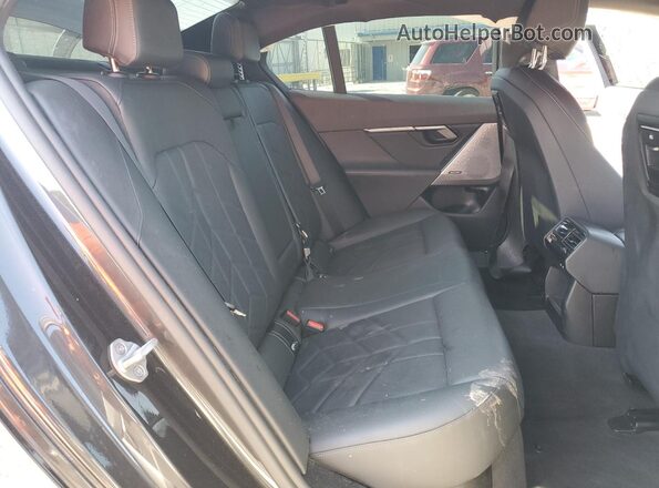WBA43FJ08RCP97052 2024 BMW 5 SERIES Черный Вид задних сидений