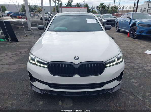 WBA53BH04NCJ34686 2022 BMW 5 SERIES White Սարքավորումների վահանակի տեսք