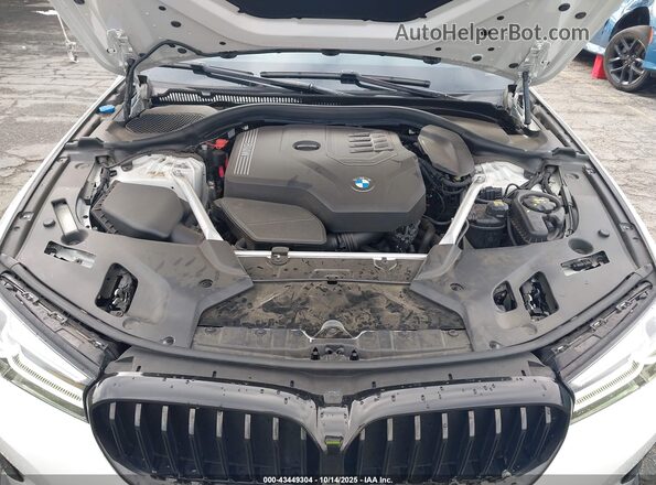 WBA53BH04NCJ34686 2022 BMW 5 SERIES White Հետևի տեսք
