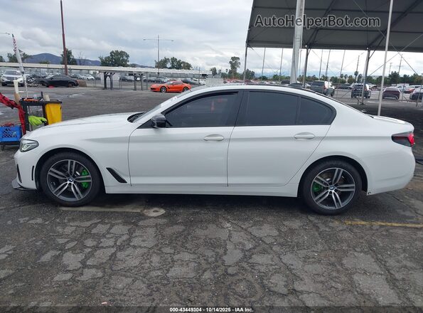 WBA53BH04NCJ34686 2022 BMW 5 SERIES White Սալոնի 360 աստիճան տեսք
