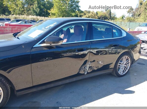 WBA53FJ02RCS60181 2024 BMW 5 SERIES Black Vista frontal