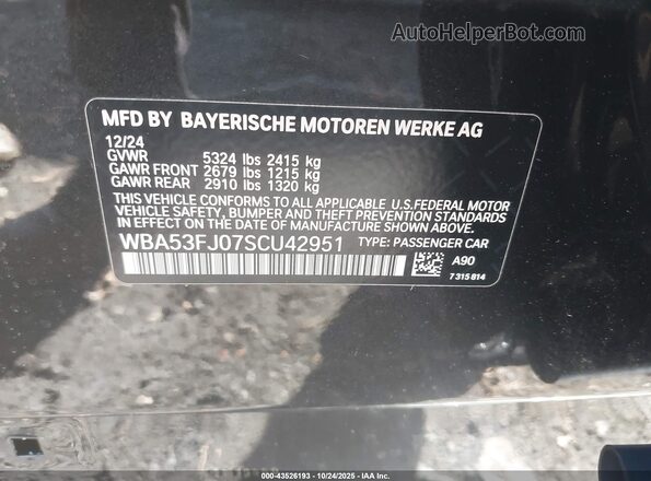 WBA53FJ07SCU42951 2025 BMW 5 SERIES Black Вид підкапотного простору