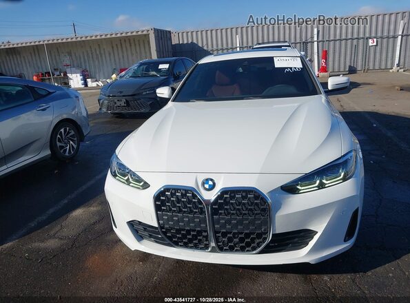 WBA63AV02NFM01762 2022 BMW 4 SERIES White Rear interior view