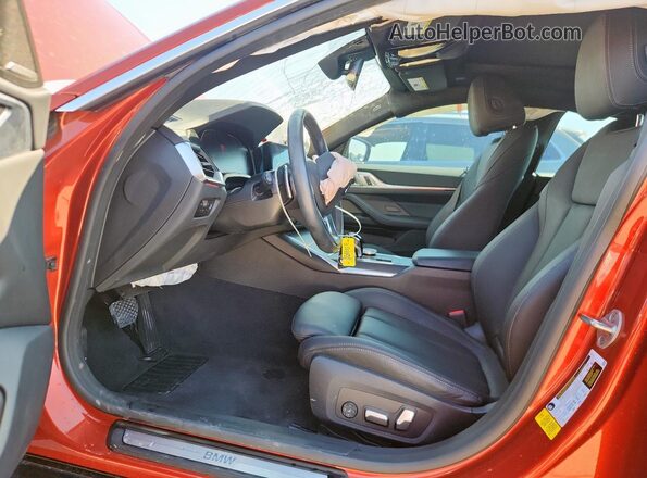 WBA63AV08PFP58012 2023 BMW 4 SERIES Orange წინა სალონის ხედი