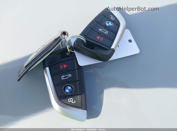 WBA63AV0XNFM77360 2022 BMW 4 SERIES Light Blue Առջևի վահանակի տեսք